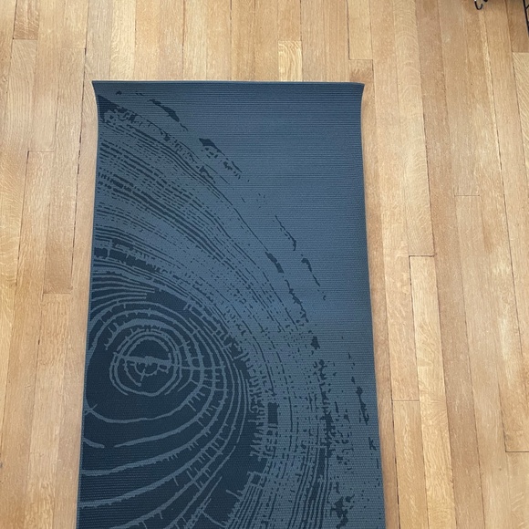 TRADED-Gaiam Yoga Mat - Reversible Deep Forest - Picture 6 of 9